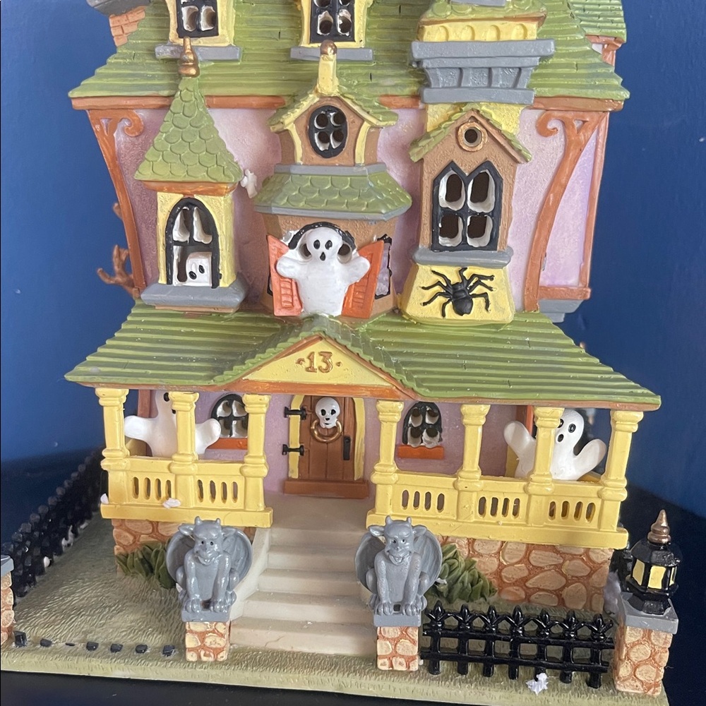 Lenox Halloween Haunted House Decor - Green, Orange, Black lights up w/box